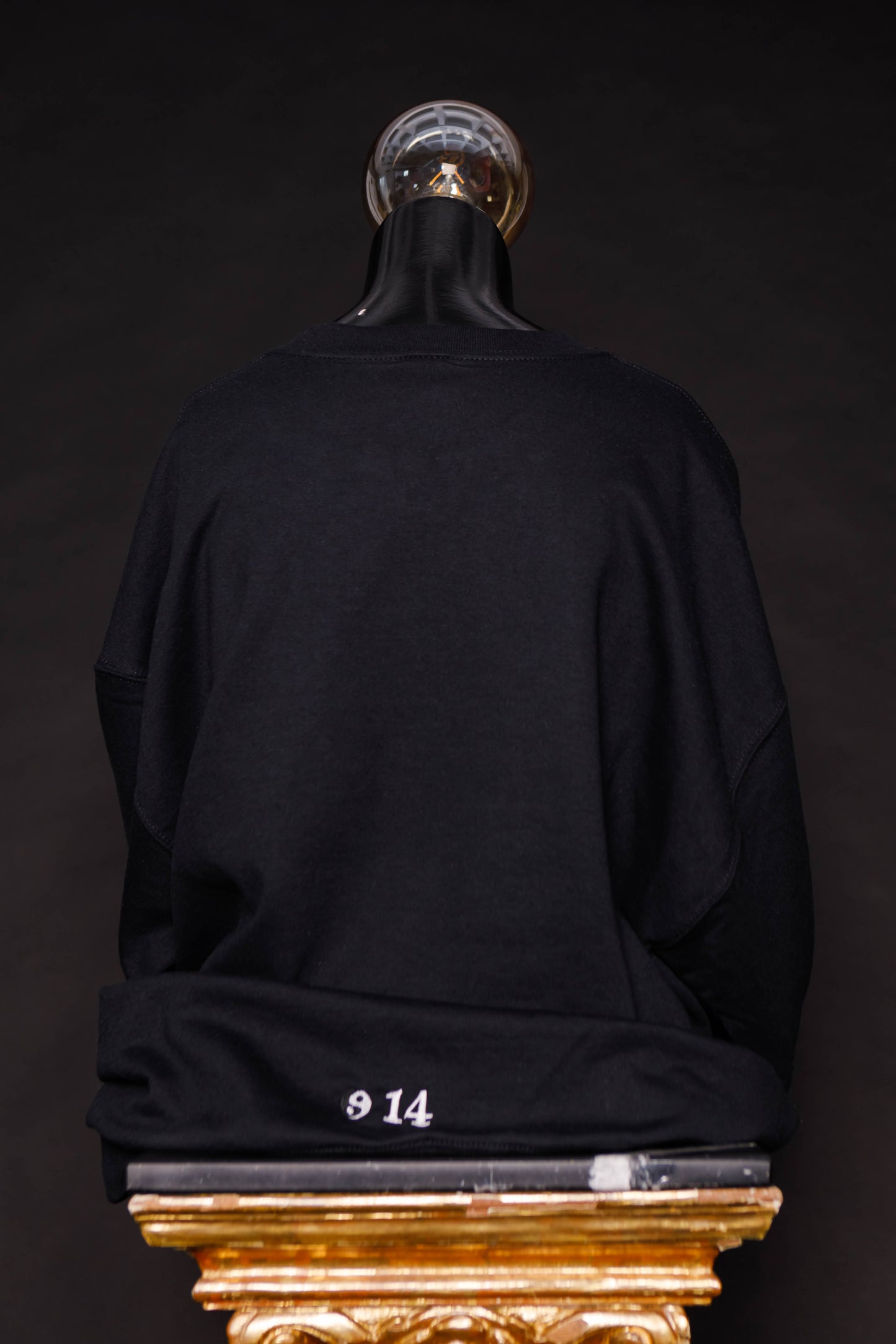 14. Sudadera SIN capucha negra