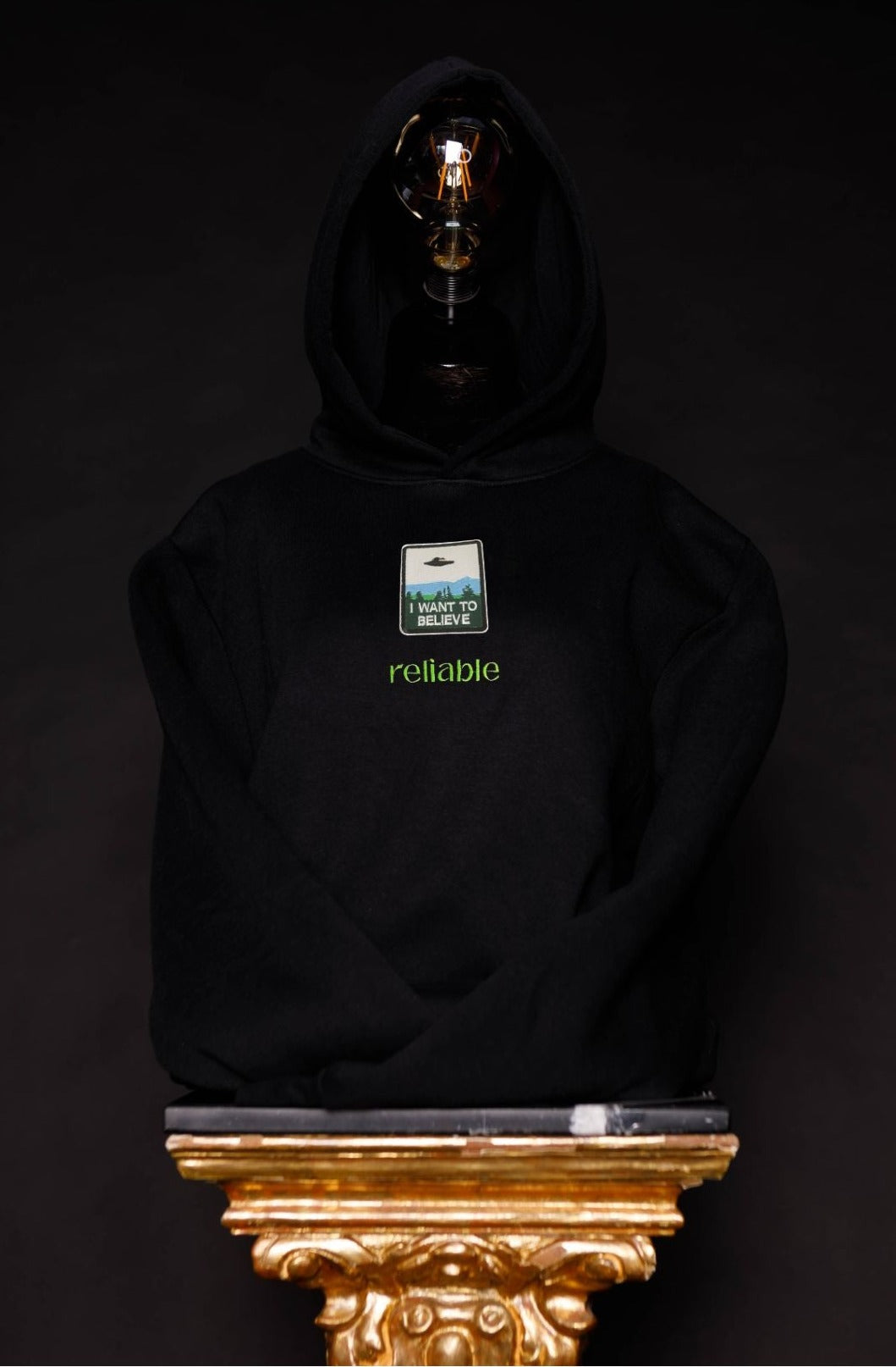 42. Sudadera CON capucha negra